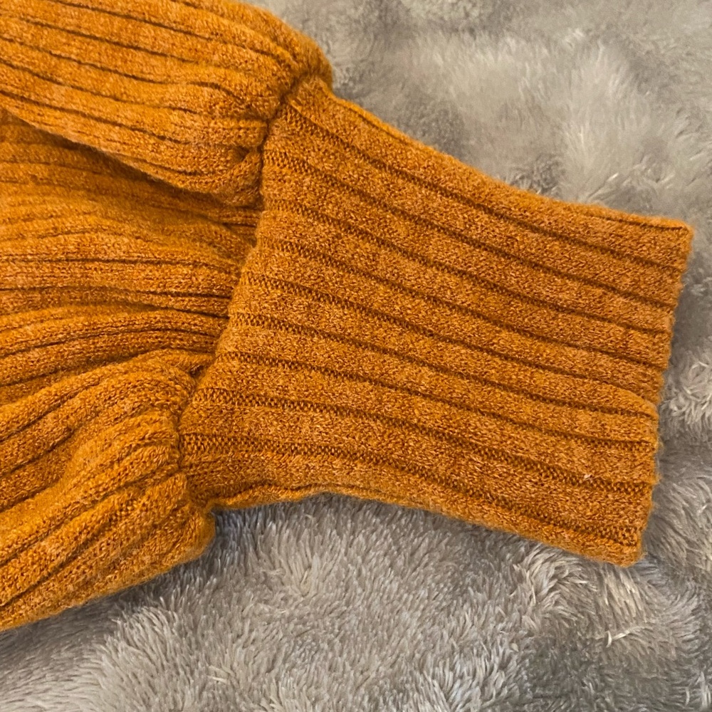 Saints + Secrets Women Long Sleeves Crop Top Size Small (like)Pumpkin Color - Picture 6 of 13